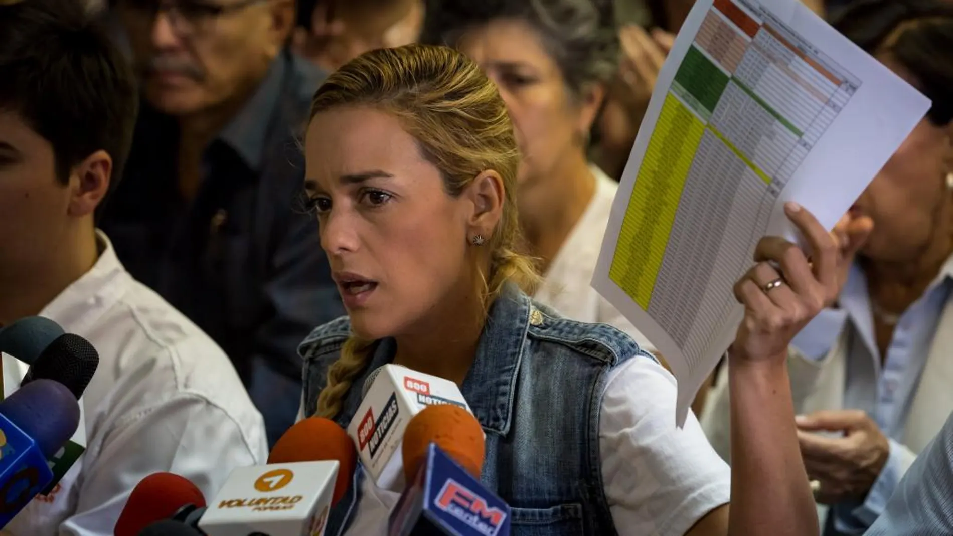 Lilian Tintori participa en una rueda de prensa este miércoles 2 de noviembre de 2016, en Caracas (Venezuela)