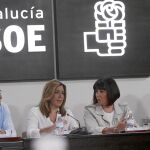 La Ejecutiva del PSOE abordó ayer el acuerdo presupuestario. Susana Díaz, junto a Cornejo, Navarro y Montero