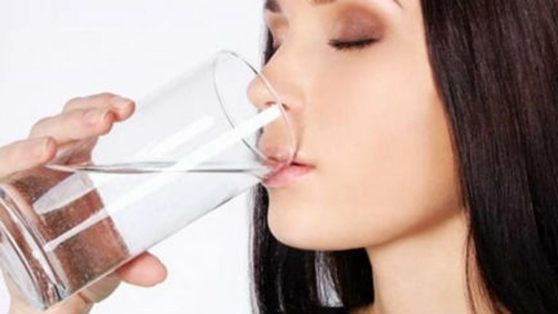 La última tendencia beber «agua cruda», ¿salud o locura?
