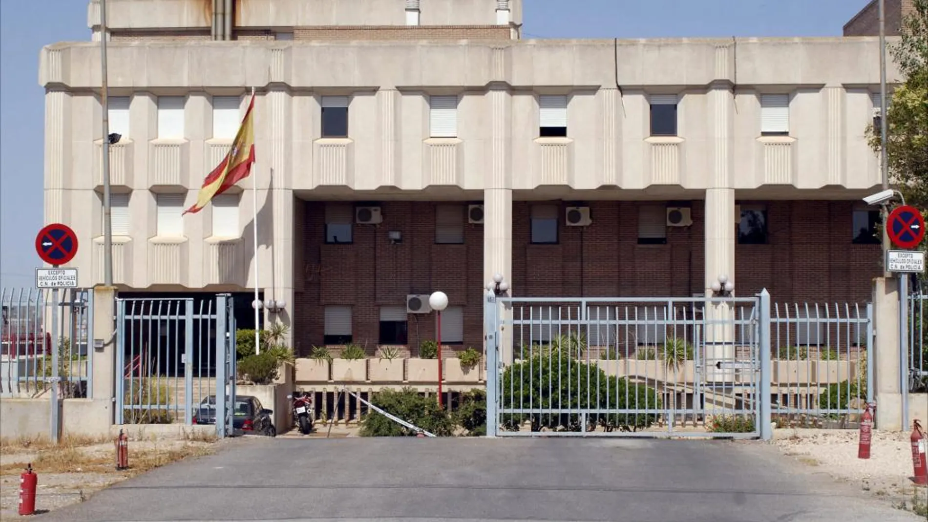 Fachada del Centro de Internamiento de Extranjeros (CIE) de Murcia