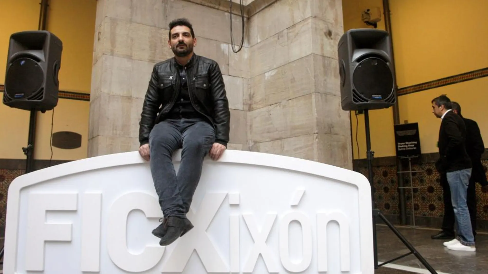 El director argelino Karim Moussaoui en el Festival Internacional de Cine de Gijón donde compite con su primer largometraje "Until the Birds Return"