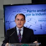 La Confederación de Empresarios de Andalucía señala que con la creación de 100.000 empresas va de la mano un aumento de 500.000 empleos. González de Lara apuesta por un nuevo pacto por la industria / Foto: Manuel Olmedo