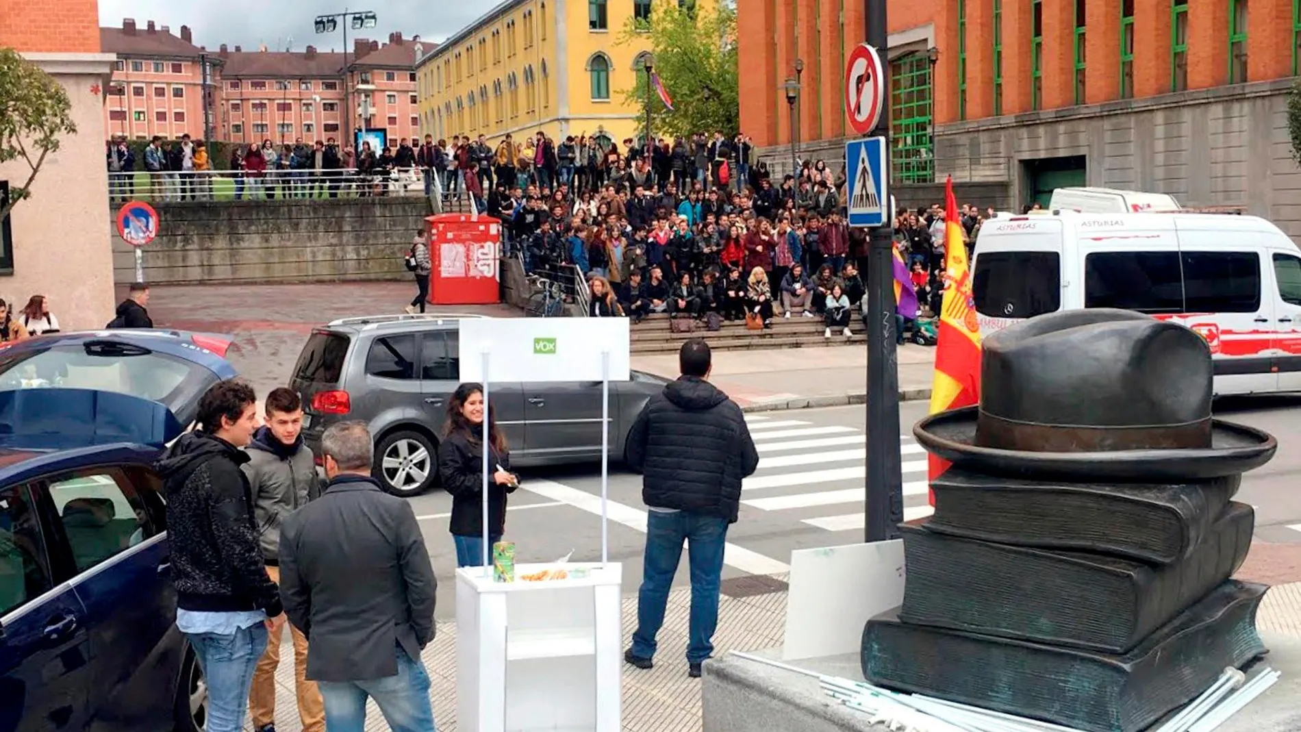 La mesa informativa de VOX donde se han producido los altercados