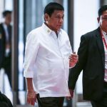 El presidente filipino, Rodrigo Duterte, llega al Centro de Convención Nacional donde se celebra la cumbre de la Asociación de Naciones del Sudeste Asiático (ASEAN) en Vientián (Laos).