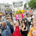 Una de las multitudinarias manifestaciones que tuvieron lugar ayer en Londres / Reuters