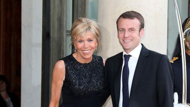 A través de su mujer, Emmanuel Macron ha podido mostrar un lado agradable, una historia apasionante y atractiva que ha contribuido notablemente a aumentar su popularidad