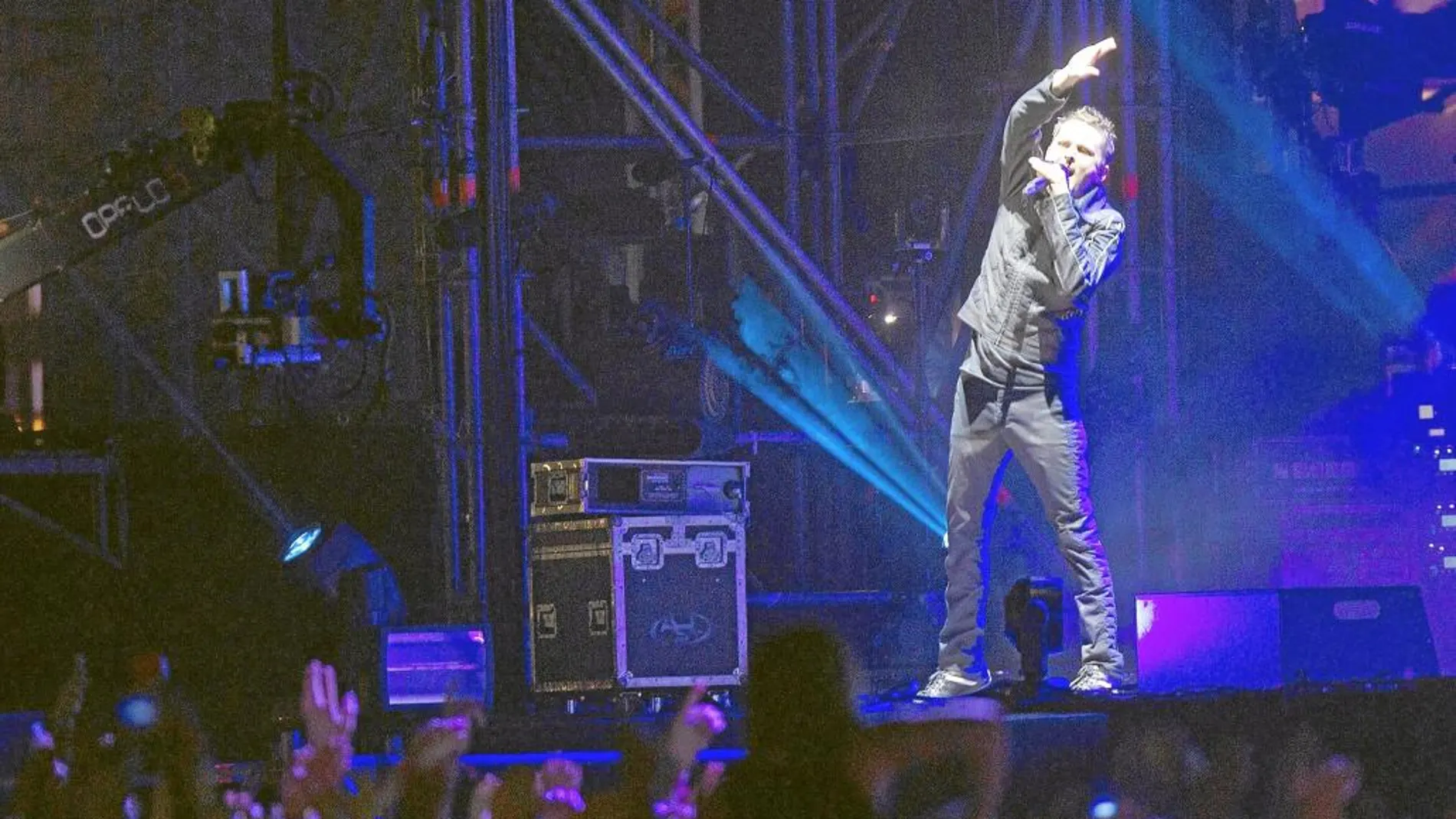 Matt Bellamy, voz cantante de Muse, durante la actuación de la banda el sábado