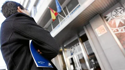 Cada curso, unos 180.000 alumnos se matriculan en la UNED
