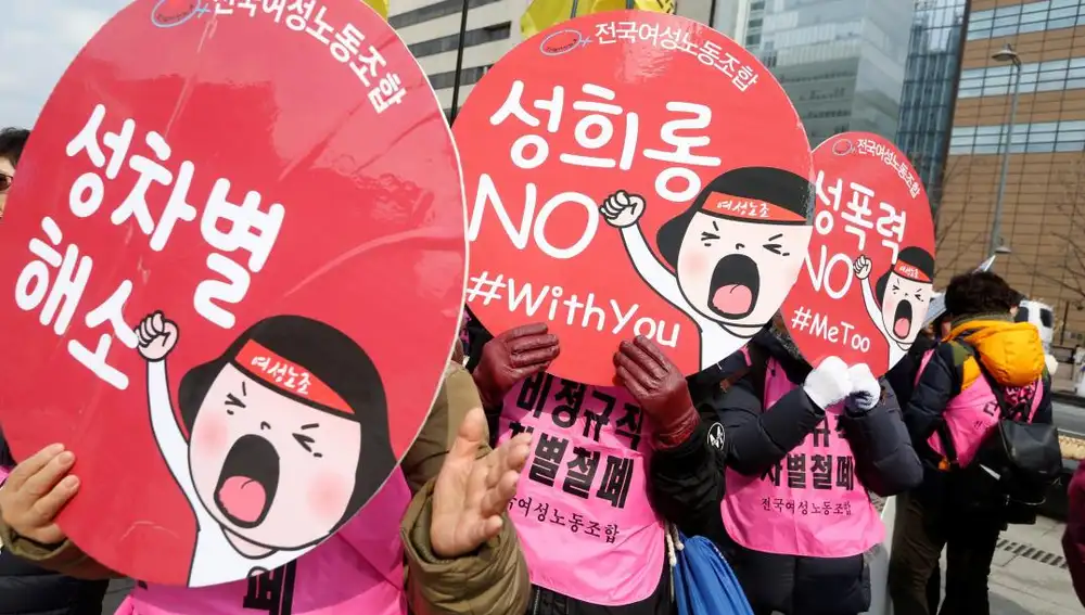 Mujeres coreanas participan en un acto de apoyo al Movimiento Me Too
