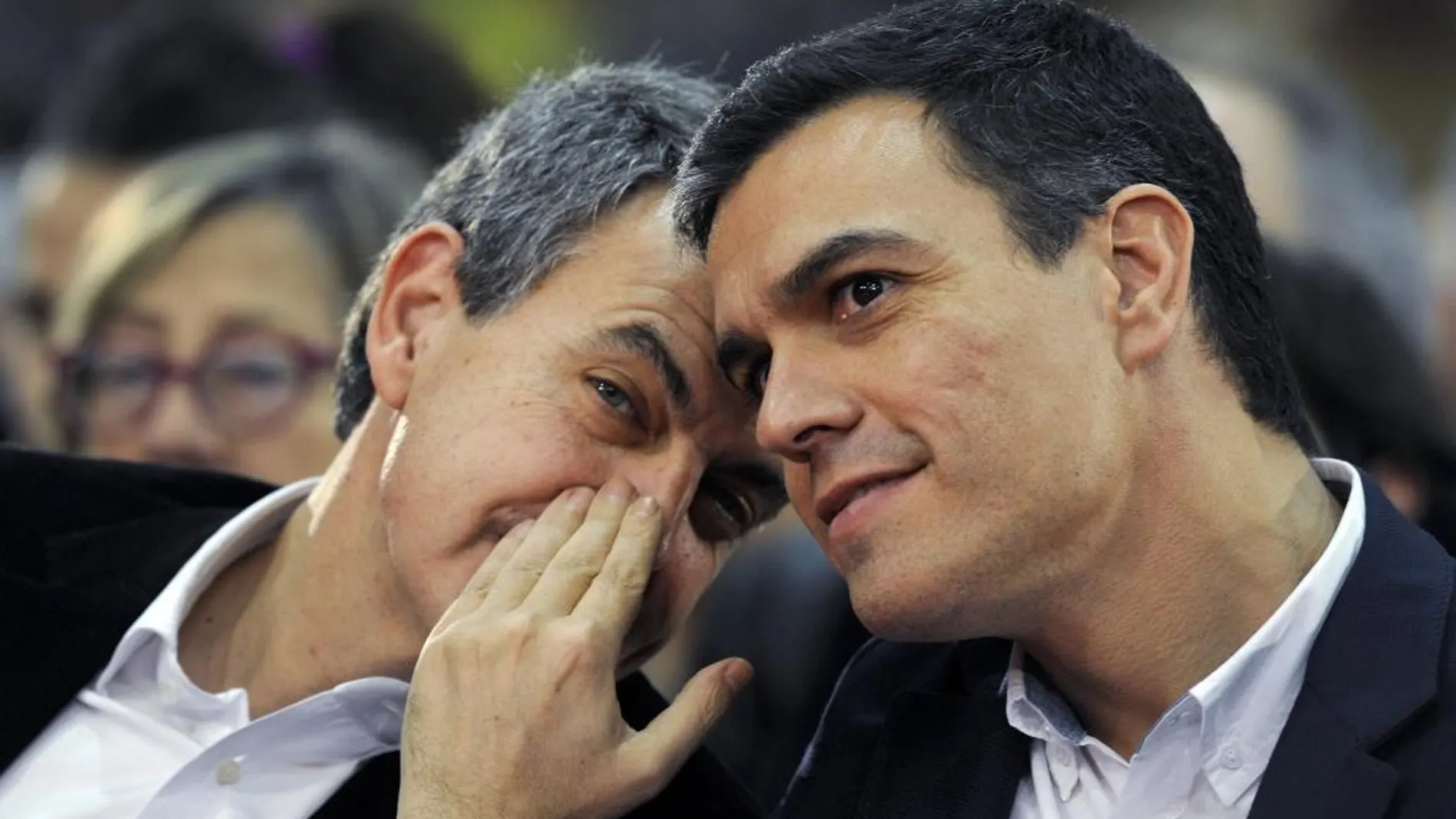 José Luis Rodríguez Zapatero y Pedro Sánchez en un mitin durante la campaña electoral de 2015