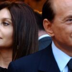 Imagen de 2004 de el ex primer ministro italiano y empresario Silvio Berlusconi y su segunda exmujer, Veronica Lario