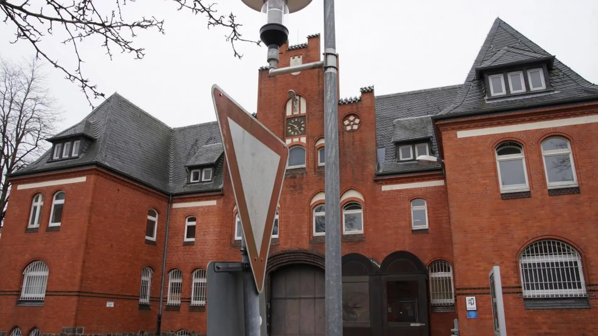 Fachada de la cárcel de la localidad de Neumünster, al sur de Kiel , donde ha sido trasladado Carles Puigdemont,