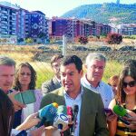 Moreno visitó el solar sobre el que debe construirse el conservatorio de Jaén.