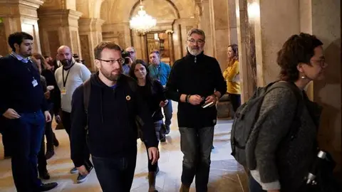 Los diputados de la CUP Carles Riera (2d), Vidal Aragonés (i), Maria Sirevent (i) y Natalia Sànchez (d).