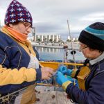 Un grupo de mujeres de la cofradía de pescadores de Gandía ha formado la primera asociación valenciana para dar a conocer el trabajo de las rederas