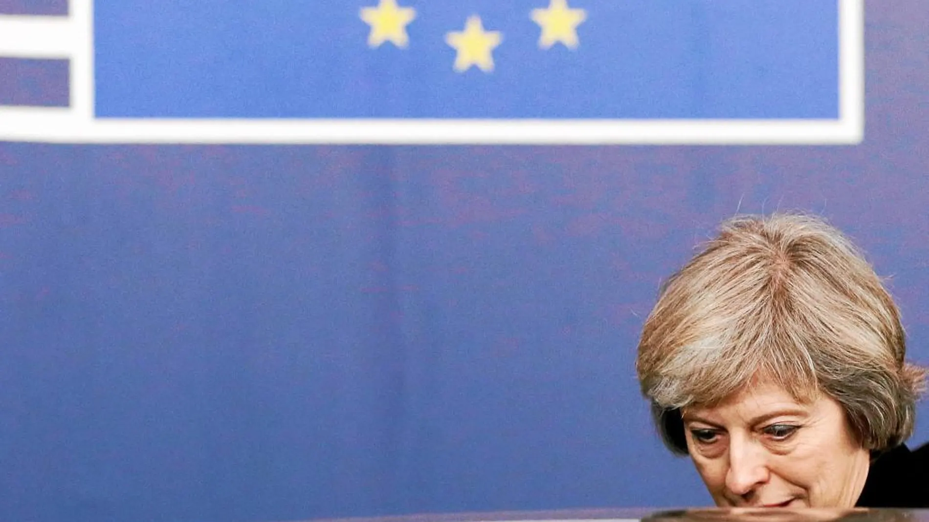 La «premier» británica, Theresa May, confirmó al llegar ayer a Bruselas que a finales de marzo activará el artículo 50