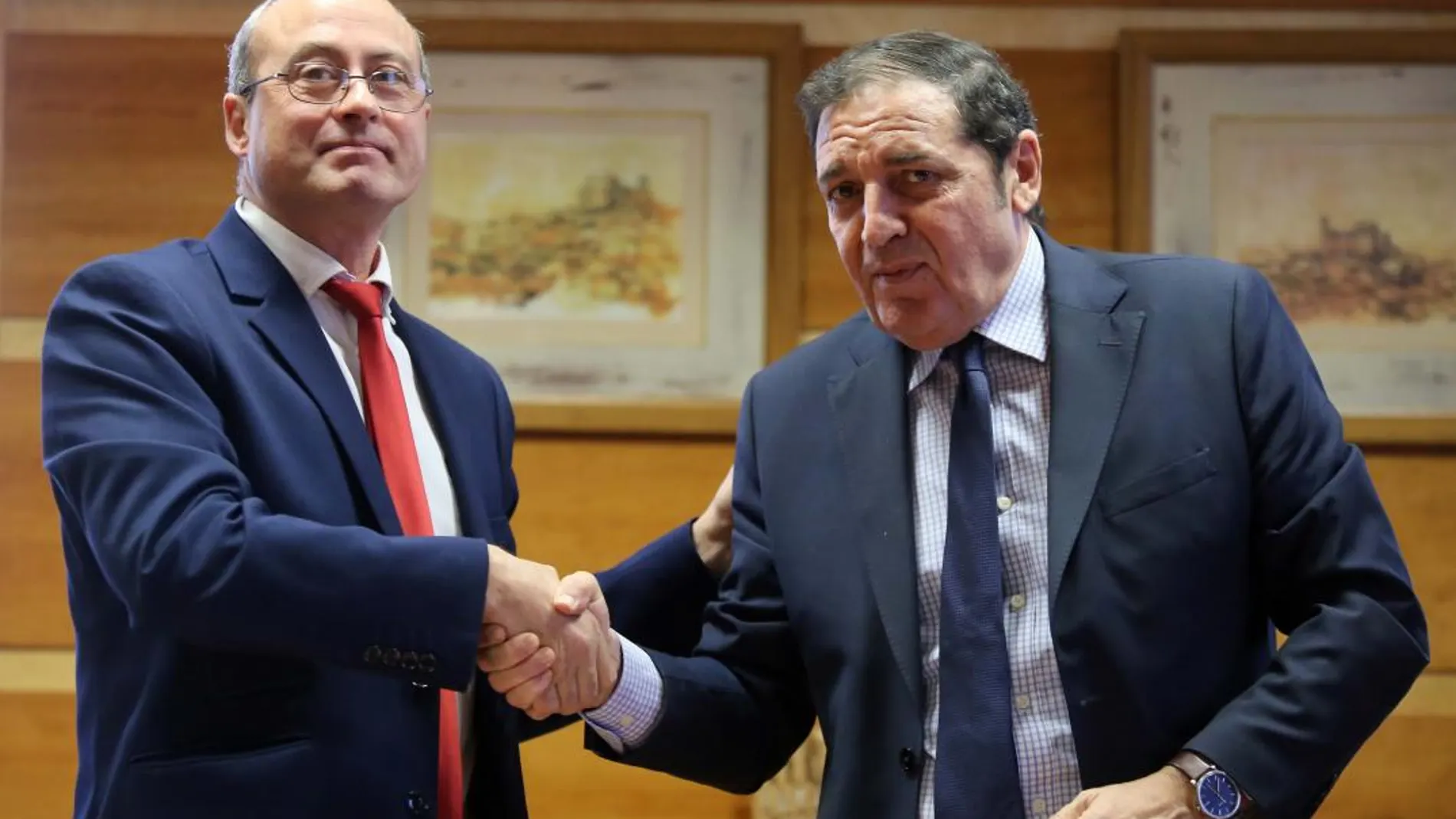 El consejero Sáez Aguado firma un acuerdo de colaboración con el presidente de Pyfano, Miguel Ángel Vicente