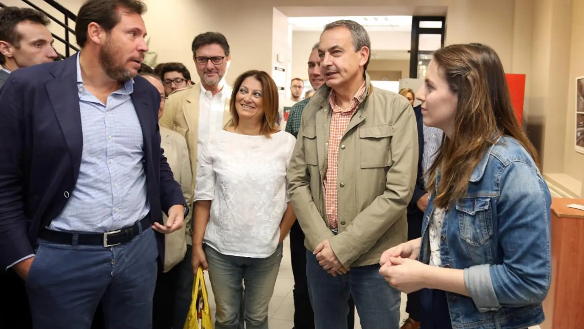 Óscar Puente junto a Teresa López, José Luis Vázquez y José Luis Rodríguez Zapatero, entre otros