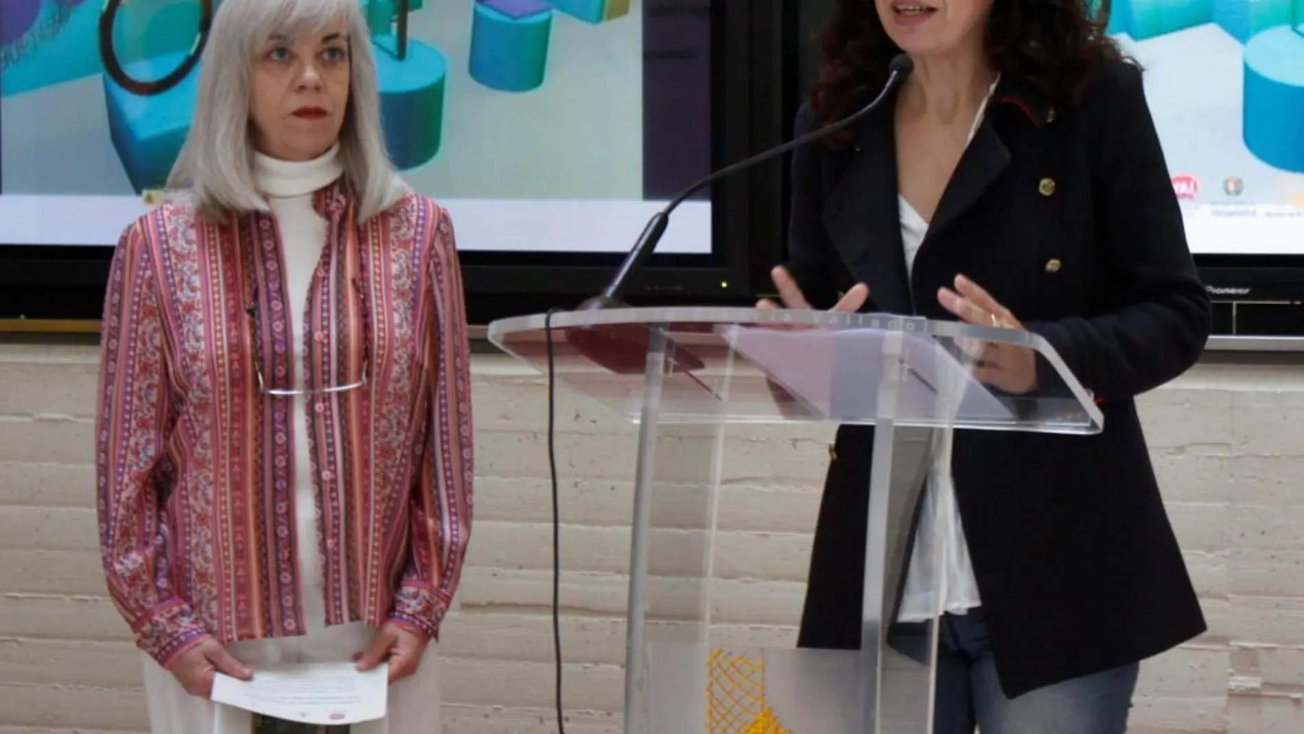 La concejal de Cultura, Ana redondo, presenta las novedades del Museo de la Ciencia de Valladolid, junto a su directora, Inés Rodríguez Hidalgo