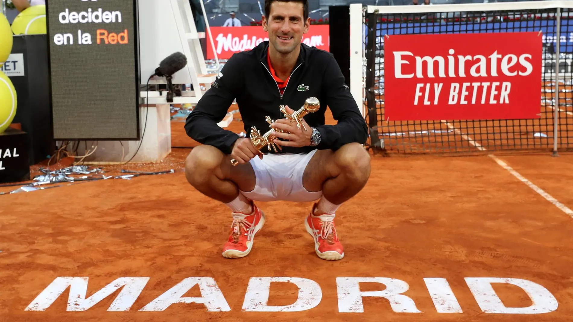 Djokovic, con el título de campeón en Madrid