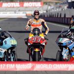 Los campeones del mundo de motociclismo en las categorias de MotoGP, Marc Marquez (c), Moto2, Franco Morbidelli (d) y Moto3, Joan Mir (i) , posan para la prensa.EFE