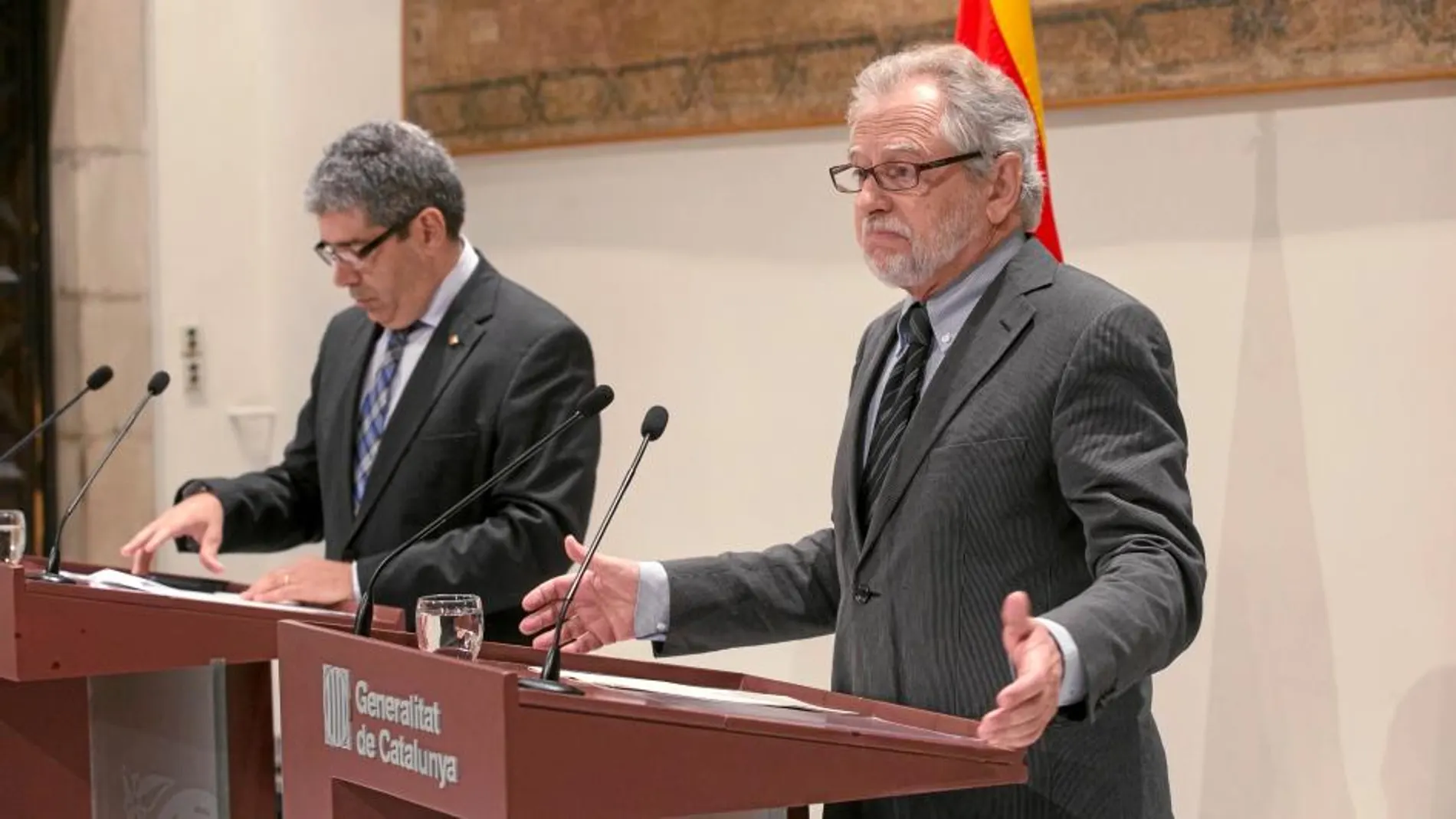 Carles Viver Pi-Sunyer, presidente del Consejo para la Transición Nacional, ayer junto al portavoz Homs
