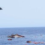 El buque de salvamento logró rescatar con vida a 200 personas