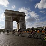 Froome ilumina París con su tercer Tour de Francia y Greipel se lleva la etapa