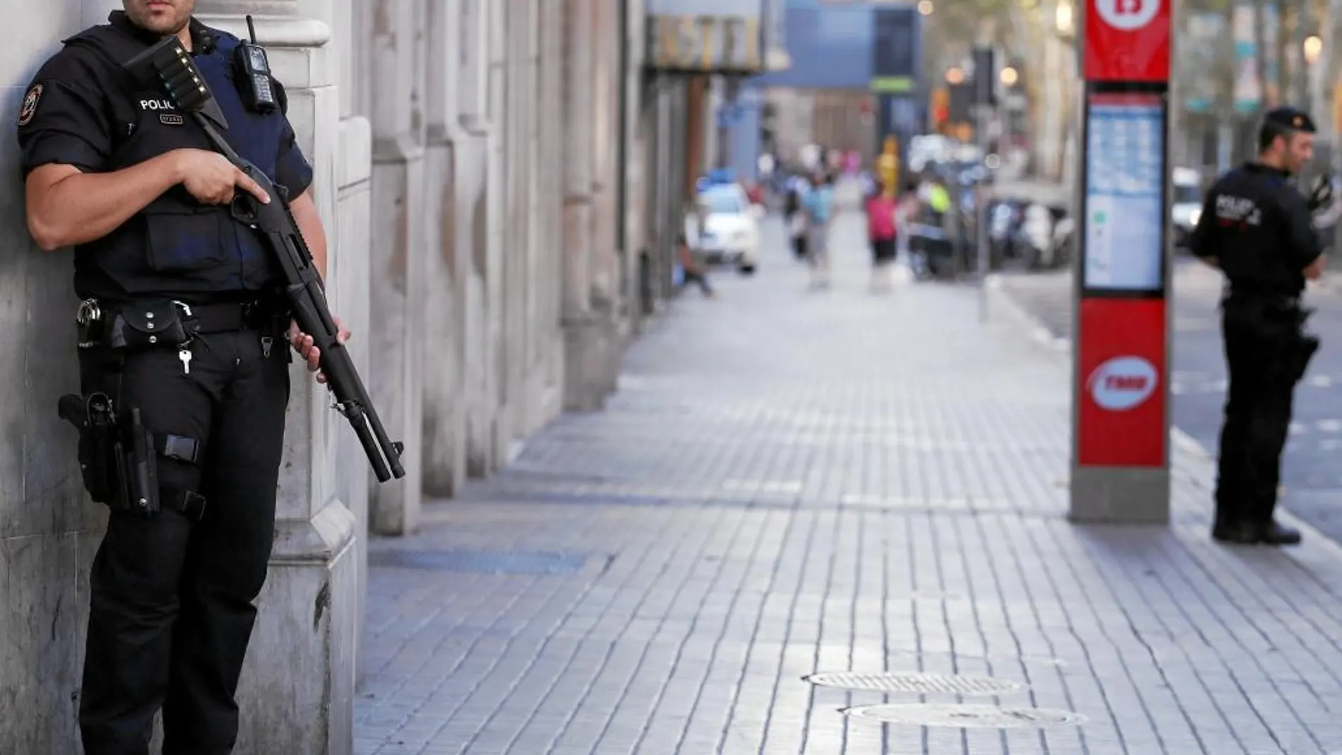 Barcelona intensificará la presencia policial tras los atentados