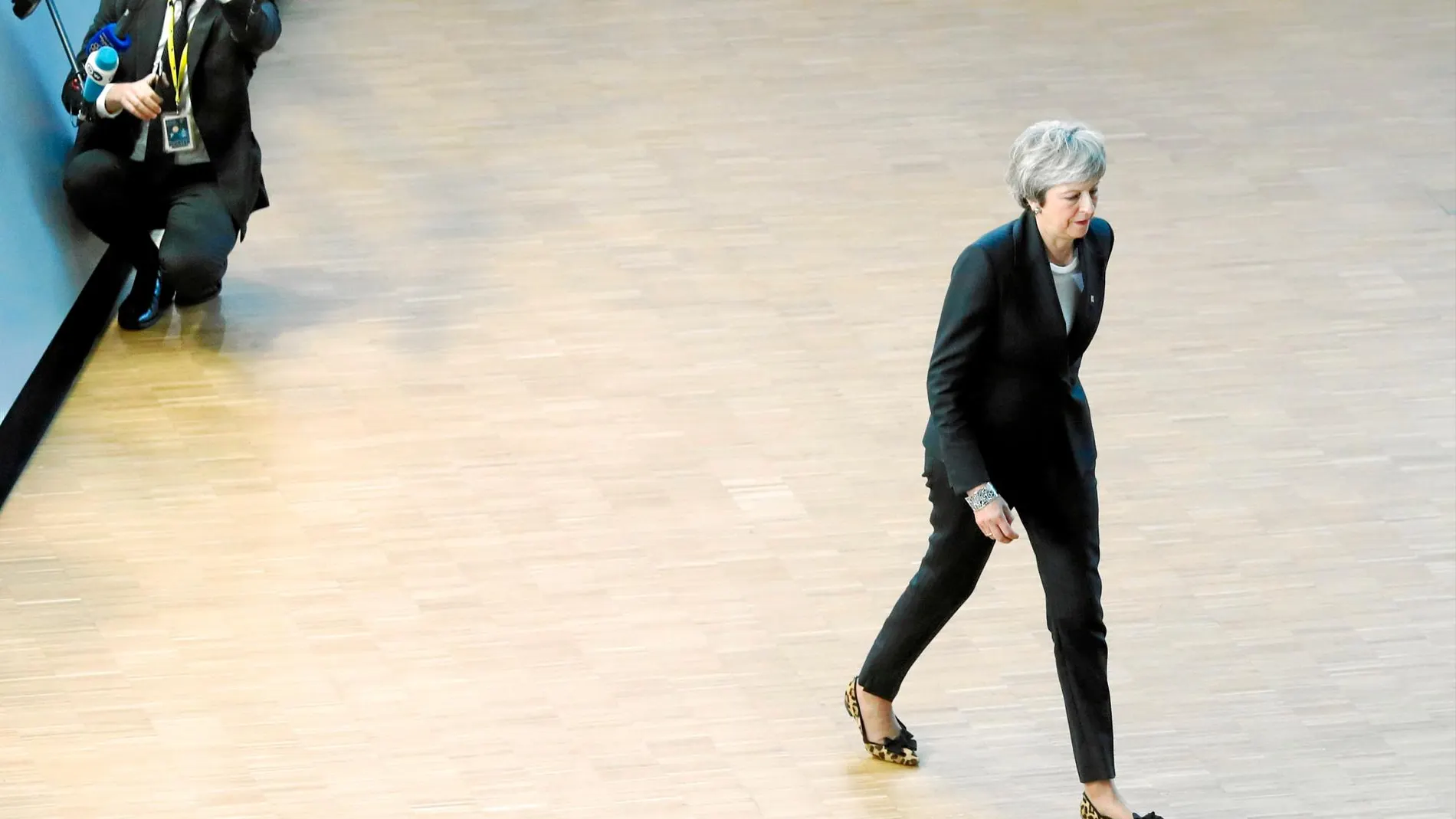 La primera ministra británica, Theresa May, a su llegada ayer a la Cumbre de Bruselas / Ap