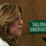 La presidenta de la Junta, Susana Díaz, estudia las posibles salidas de emergencia para una legislatura que se da por agotada (Foto: Manuel Olmedo)