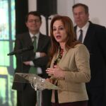Silvia Clemente, Alfonso Fernández Mañueco y Pedro Pérez, en la inauguración /Dos Santos
