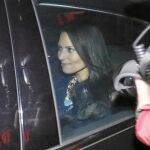 La ya ex secretaria de Cooperación, Priti Patel, al salir de Downing Street por la puerta trasera