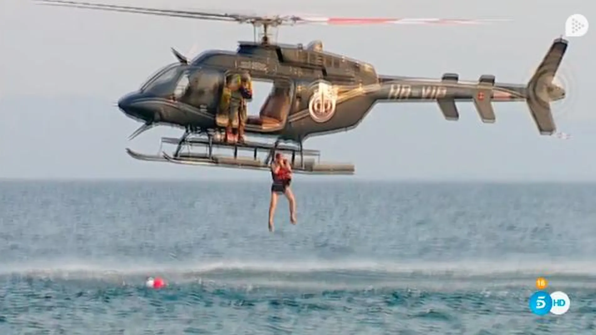 Captura del momento del salto de Isabel Pantoja en ‘Supervivientes 2019’
