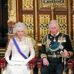 El príncipe Carlos y Camilla Parker Bowles en la apertura del Parlamento británico