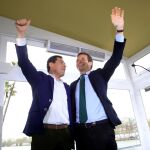 Juanma Moreno y Pablo Casado, en un acto electoral en Sevilla / Foto: Manuel Olmedo