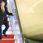El presidente ruso, Vladimir Putin, a su llegada ayer a Nueva Delhi, donde inicia una gira de carácter económico y estratégico en medio de las acusaciones de «hackeo» de varias instituciones
