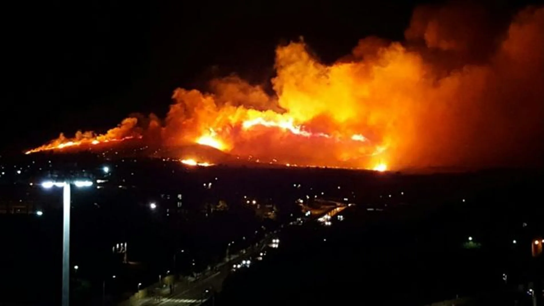 Incendio provocado a las afueras de Guadalajara