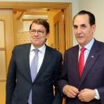El presidente de Iberaval, José Rolando Álvarez, preside el Consejo de Administración de la SGR. Acude como invitado el presidente del PP, Alfonso Fernández Mañueco