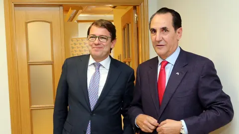 El presidente de Iberaval, José Rolando Álvarez, preside el Consejo de Administración de la SGR. Acude como invitado el presidente del PP, Alfonso Fernández Mañueco