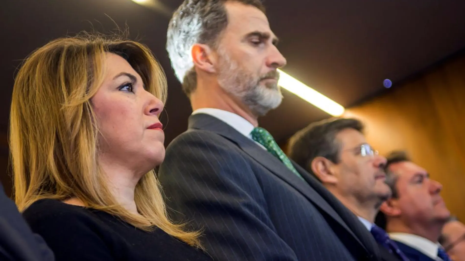 Felipe VI, Susana Díaz y Rafael Catalá han guardado un minuto de silencio en homenaje al niño Gabriel Cruz/Efe