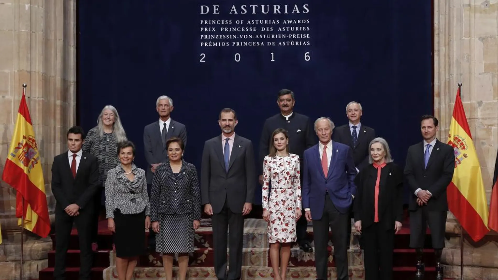Los Reyes han recibido hoy en audiencia a los galardonados con los Premios Princesa de Asturias 2016, cuya entrega presiden esta tarde en Oviedo