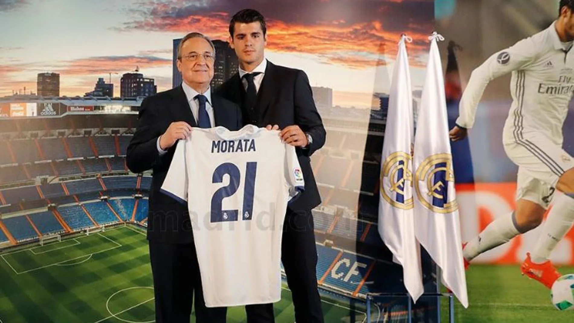 Álvaro Morata, junto a Florentino Pérez