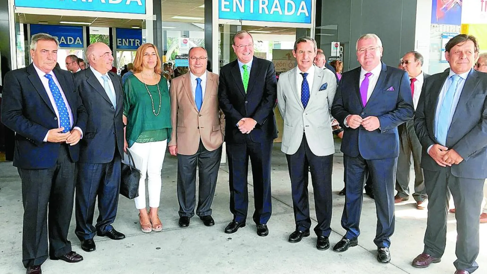 Antonio Silván junto a Manuel Lamelas, Félix Baragaño, Alfonso Rodríguez-Hevia, Genaro Martínez y Teresa Sánchez