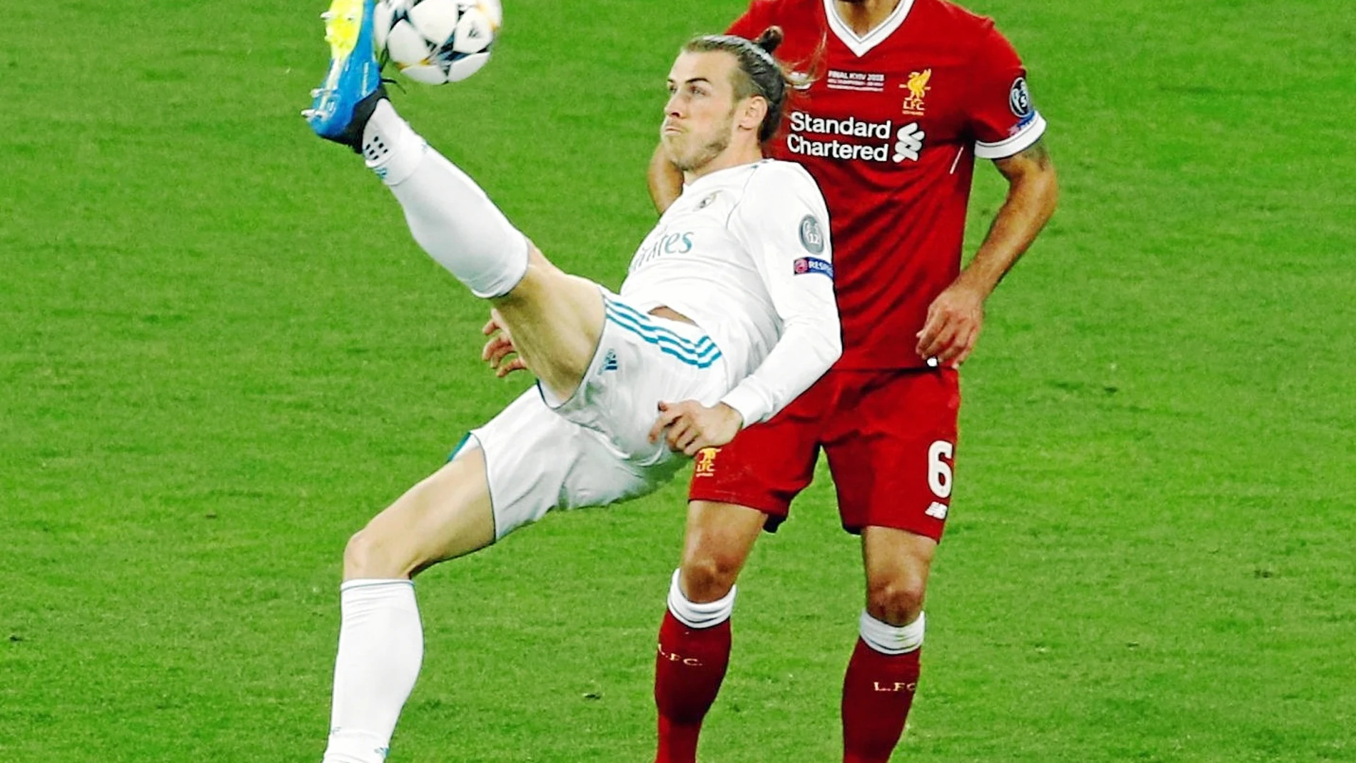 Empezó como suplente ante el Liverpool, entró en el minuto 61 y tres después marcó un golazo de chilena. También anotó el 3-1 definitivo