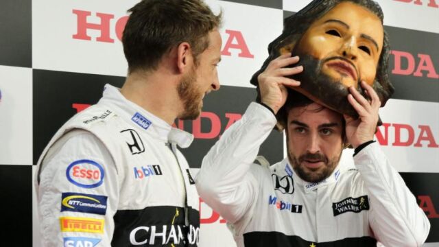 Fernando Alonso tiene un año más de contrato con Honda, aunque eso no sería un problema para su marcha a Mercedes