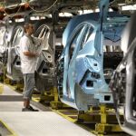 Los fabricantes de coches en España pierden 177 millones al día