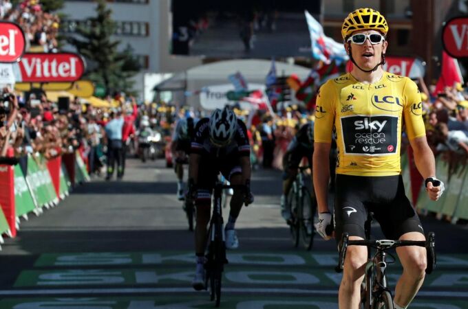 Geraint Thomas (Team Sky) celebra su victoria en la duodécima etapa del Tour de Francia / Reuters