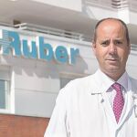 Dr. Javier Cortés Castán (Director del Instituto Oncológico Baselga (IOB) Madrid en el Hospital Ruber Internacional y en el Complejo Hospitalario Ruber Juan Bravo. Grupo Quirónsalud)