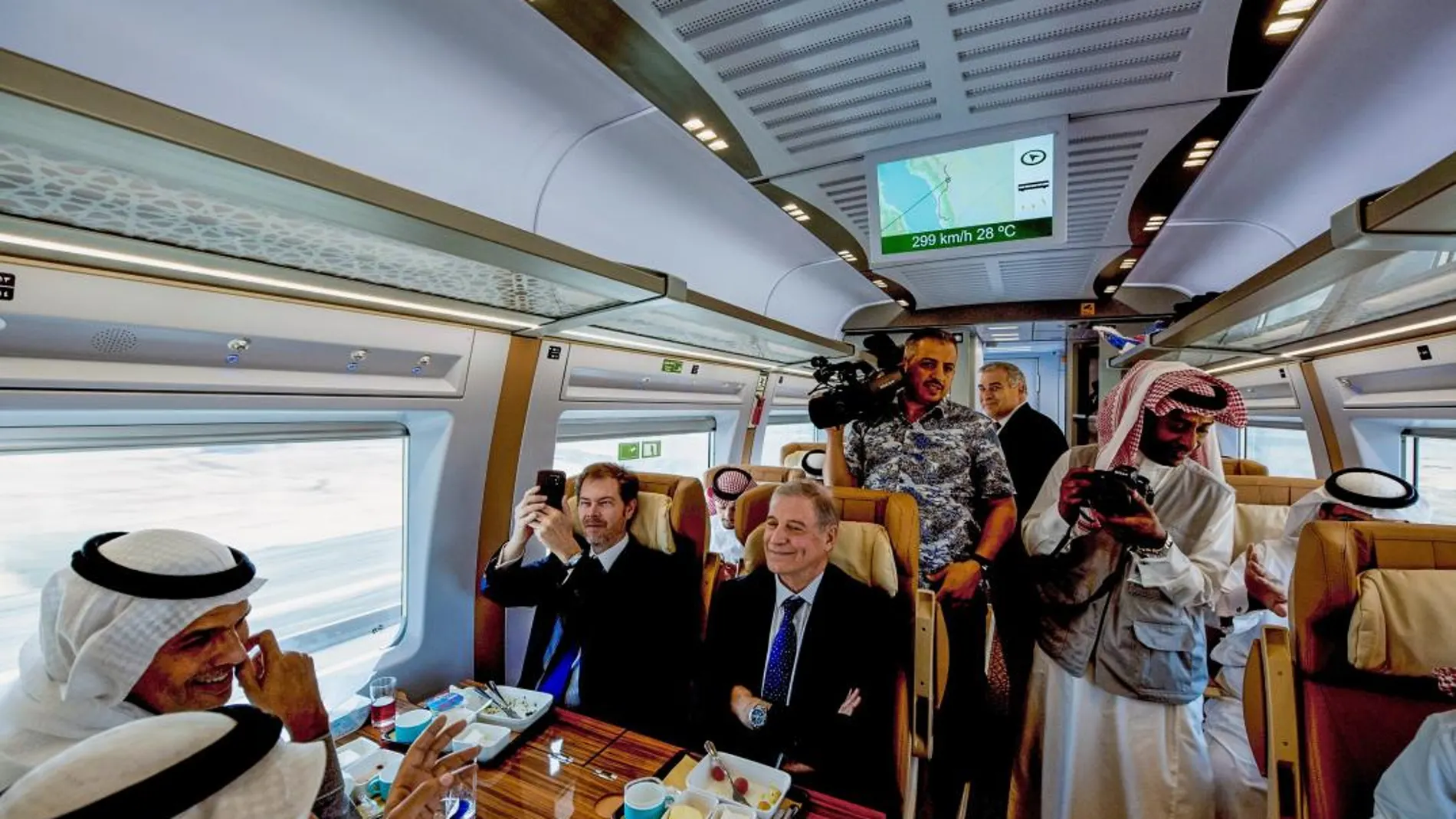 El tren superó los 300 kilómetros por hora en su primer viaje en pruebas entre La Meca y Medina